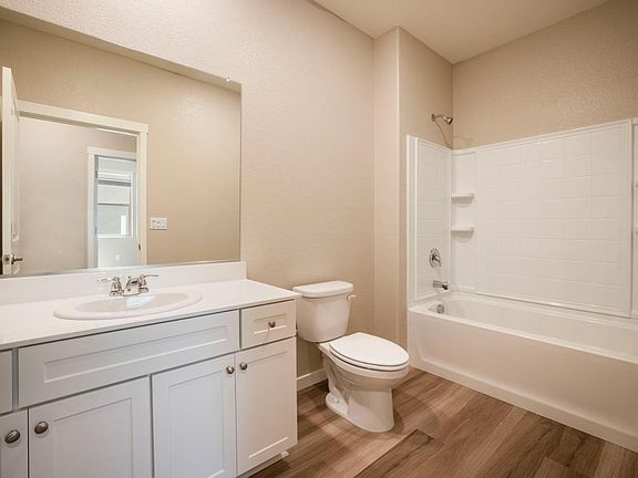 5th image of 4415 Canada Way