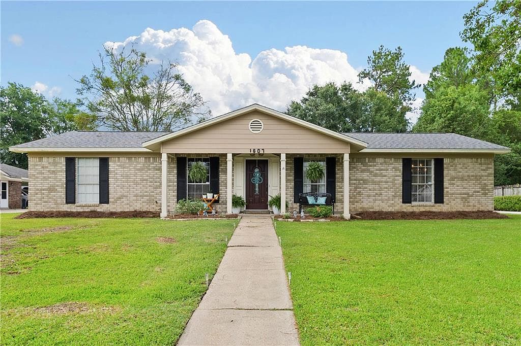 1607 Spanish Trace Dr, Saraland, AL 36571 MLS 7372090 Zillow