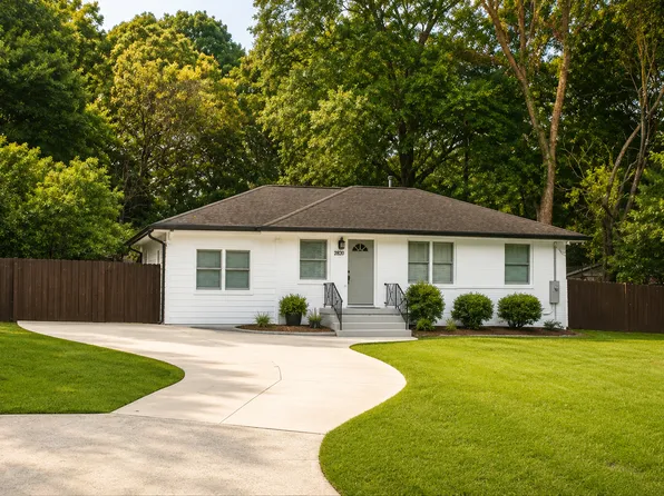 2820 Ivanhoe Ln SE, Smyrna, GA 30082