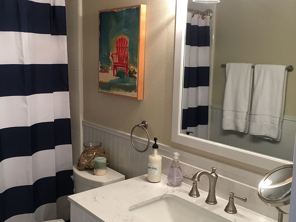 Downstairs full bath
