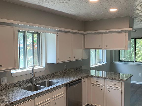 Totally remodeled spacious kitchen with new appliences.