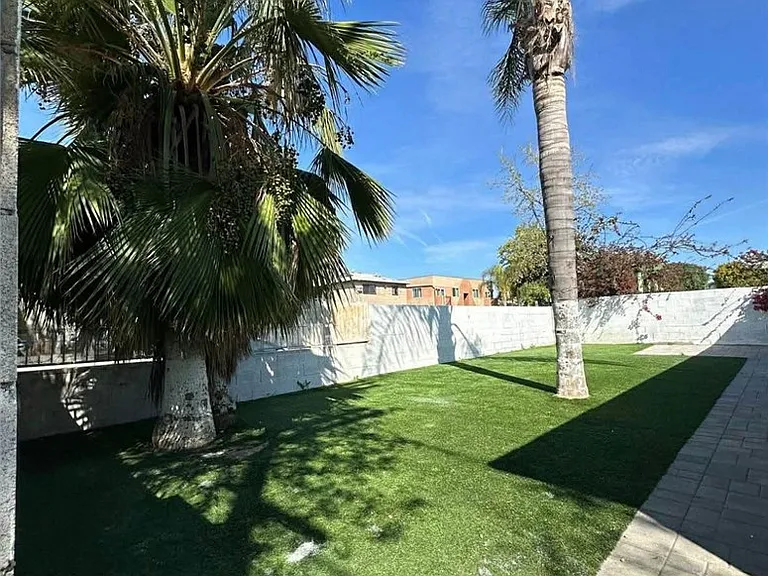 11571 Archwood St — Photo 13