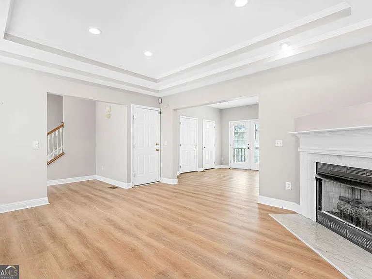 588 W John Wesley Ave — Photo 3