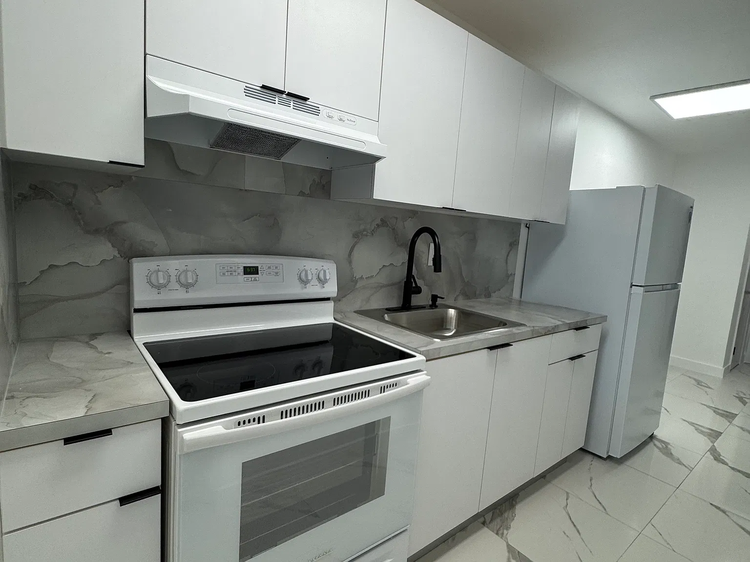 1 bed, 700 sqft, $1,725 — Photo 3