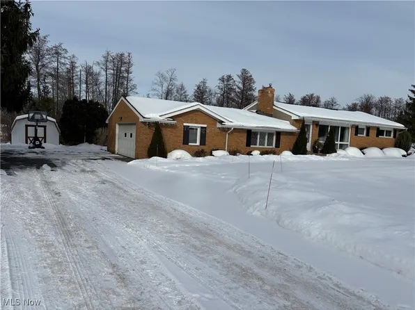 8444 Lincoln Dr, Chesterland, OH 44026