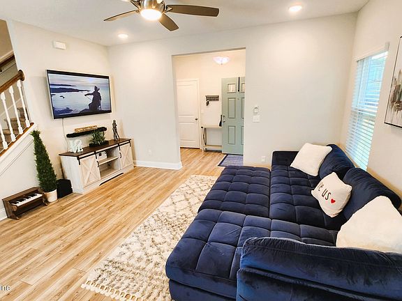 5th image of 14105 STERELY Court S