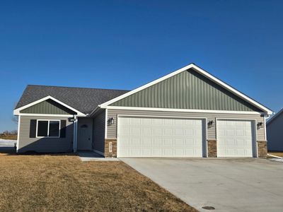 370 Horizon Dr, Le Center, MN, 56057