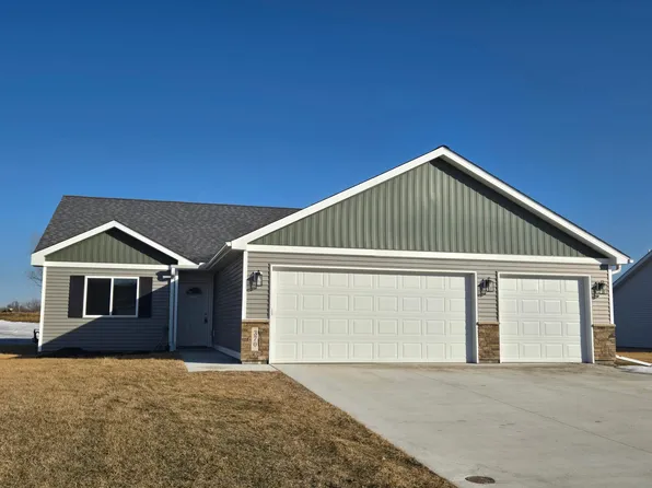 370 Horizon Dr, Le Center, MN 56057