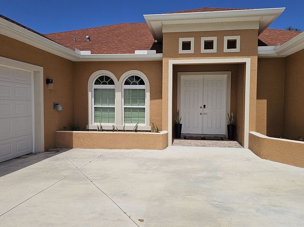 1711 SE Airoso Blvd