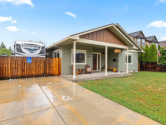 2nd image of 625 Cherry St