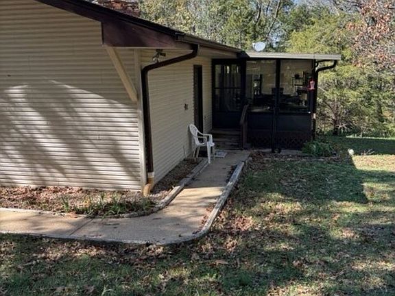 3rd image of 124 Cherokee Rd