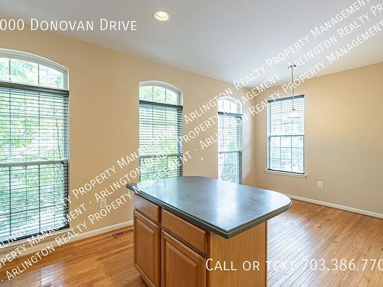 5000 Donovan Dr — Photo 11