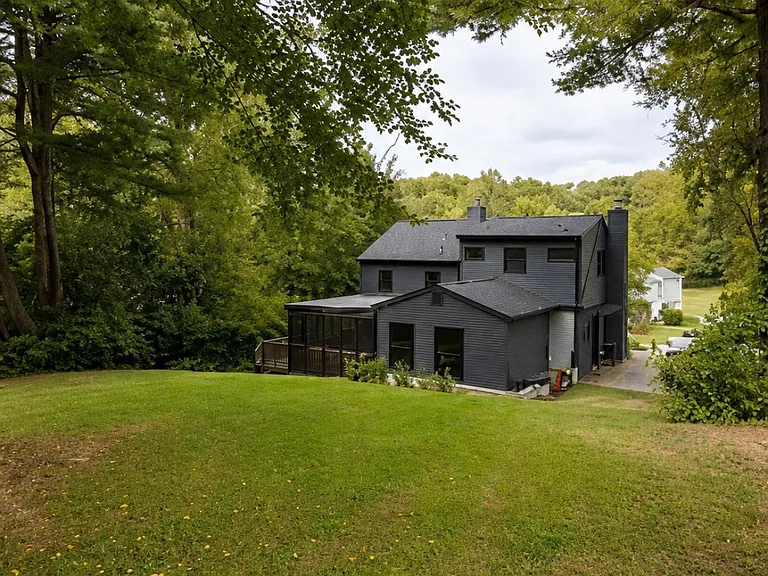 1410 Manorwood Dr — Photo 19