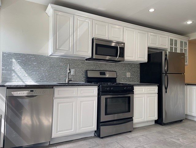 1st image of 86 Waverly Ave #3