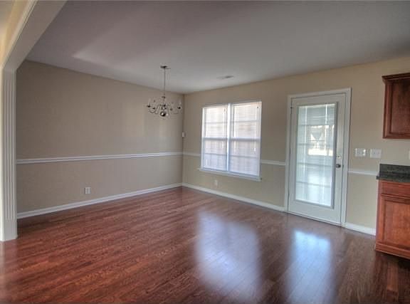 4th image of 631 Martinsdale Ct