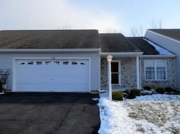 1608 Berry Dr, Lebanon, PA 17046