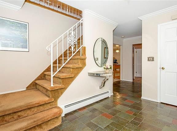4th image of 550 Revere Dr