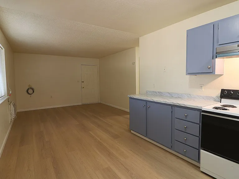 3635 Kindred Ave — Photo 5