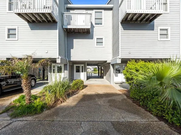 151 Parkside Cir, Port St Joe, FL 32456