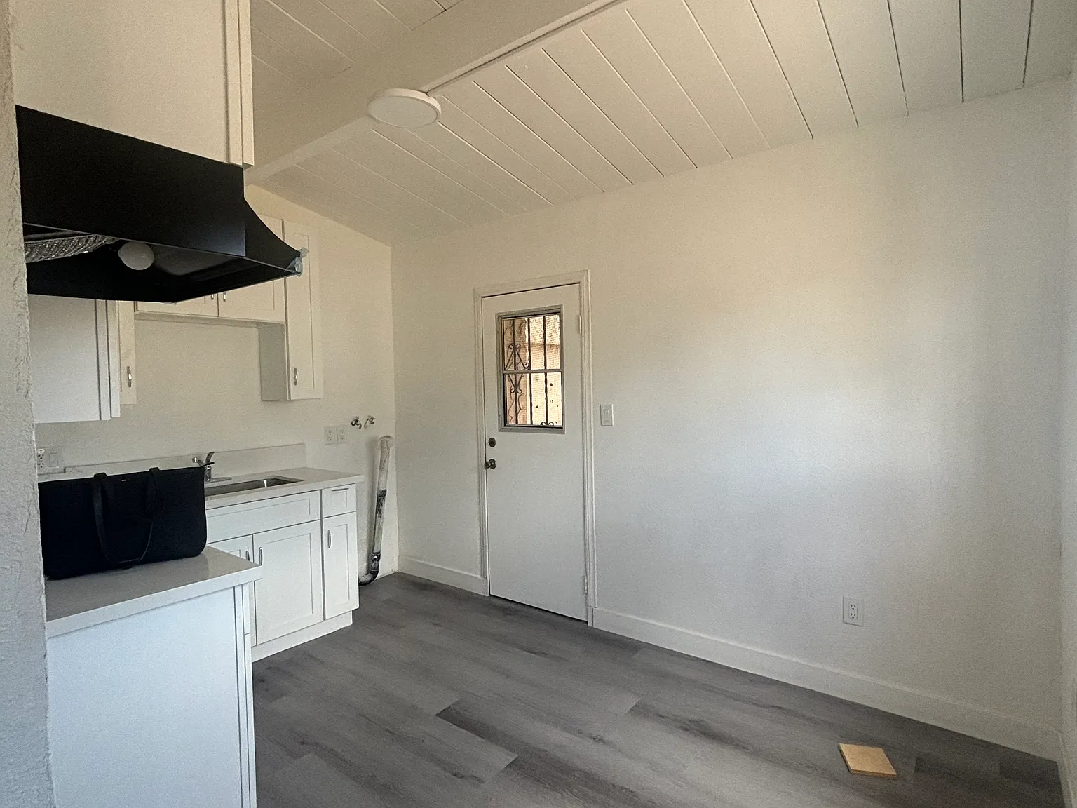 4 bed, 1360 sqft, $3,800 — Photo 3