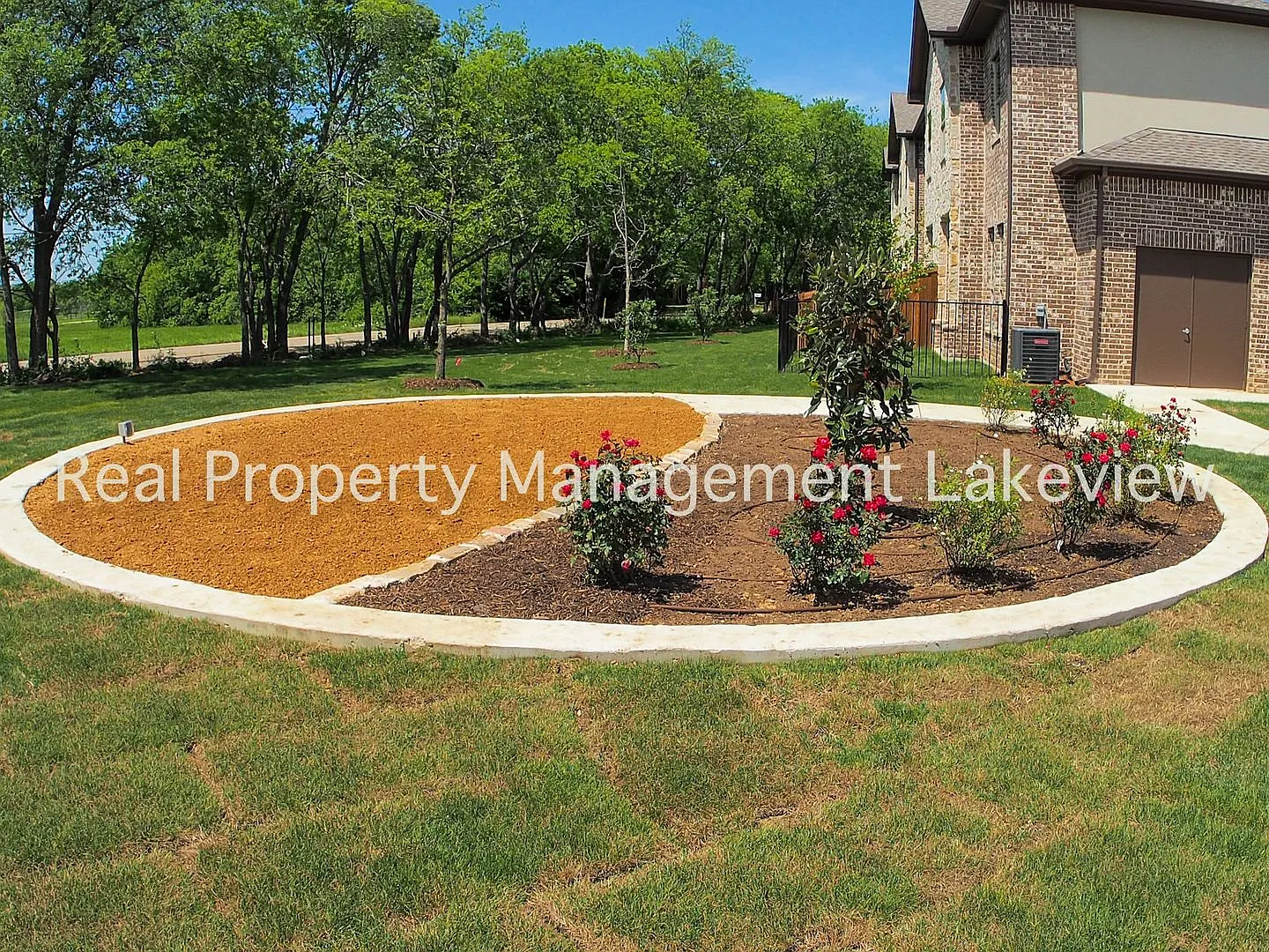 Luxury Denton Townhome Available — Photo 2