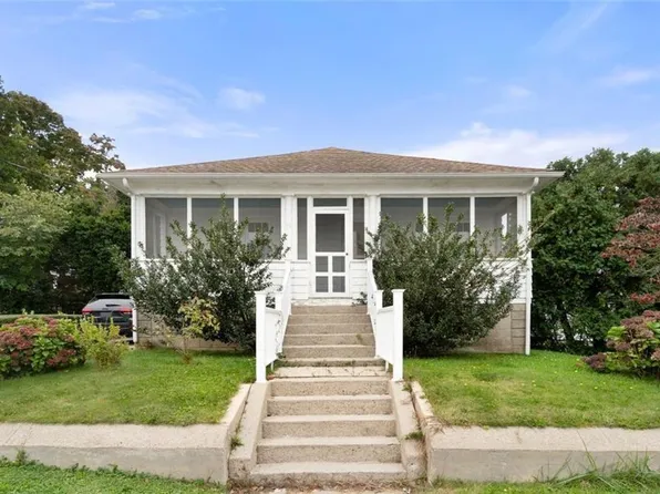 77 Maplewood Ave, Cranston, RI 02920