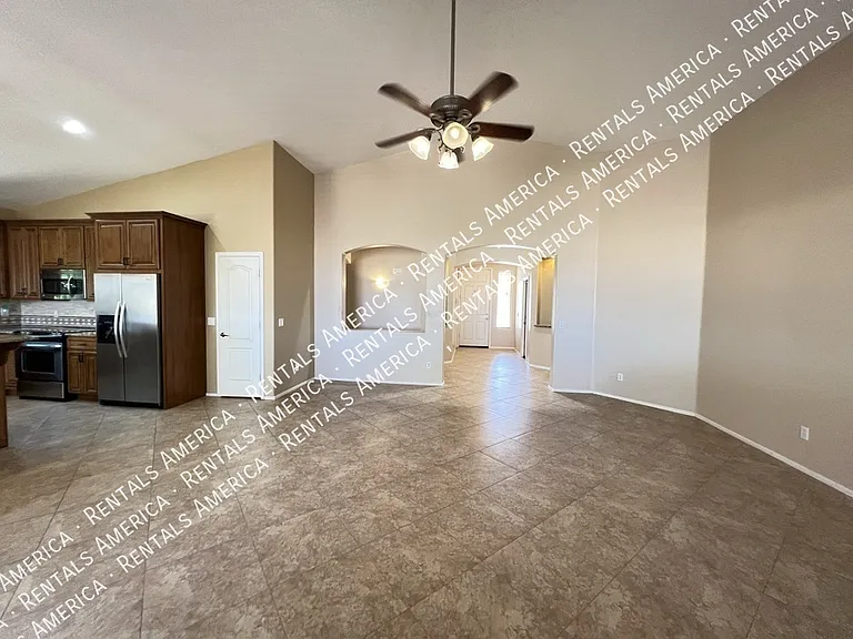 1536 E Fontana Dr — Photo 8
