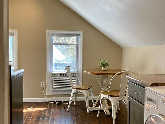 2nd image of 232 W 10th St #2