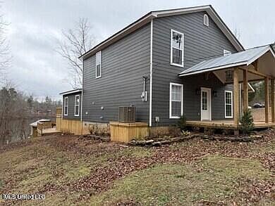 2nd image of 2881 County Road 424