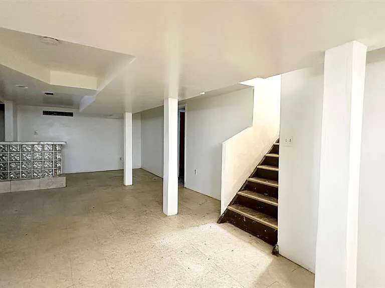 20301 Gilchrist St — Photo 9