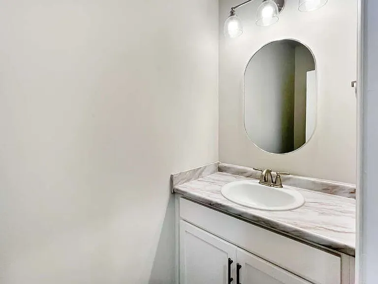 39 Travis St — Photo 12