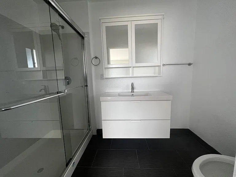 2426 Fern St #D — Photo 8