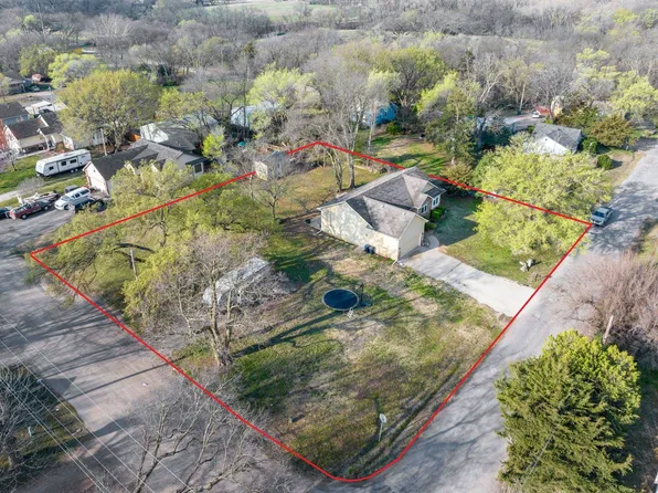 615 E 8th Ave, El Dorado, KS 67042