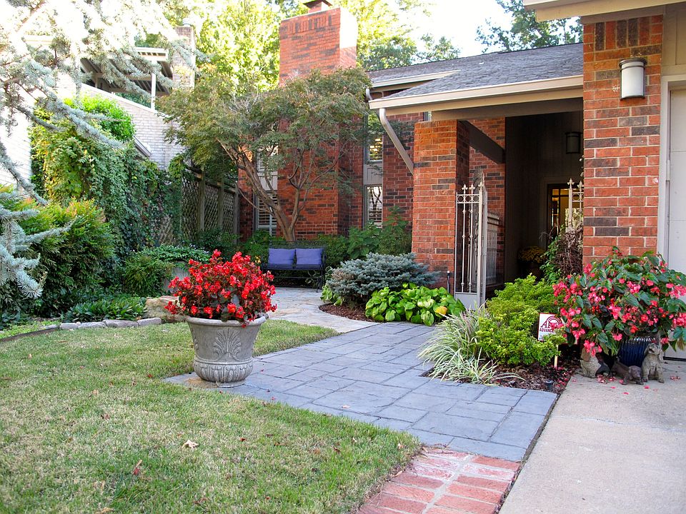 1st image of 3823 E 64th Pl