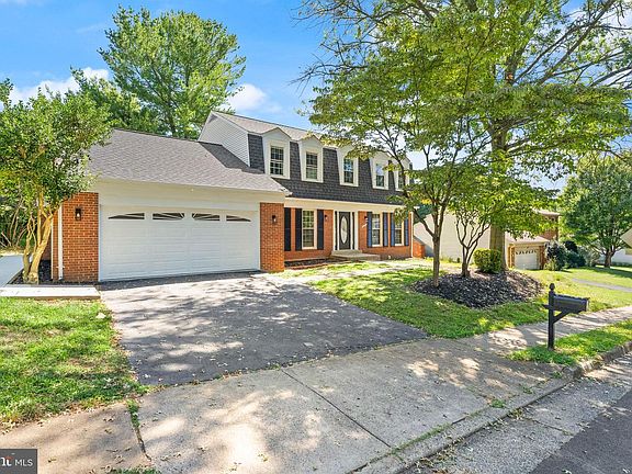 3rd image of 6121 Winnepeg Dr