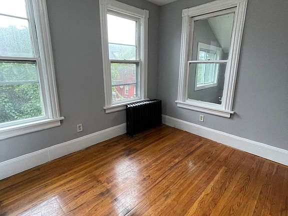 4th image of 10 Courtney Ave Floor 2