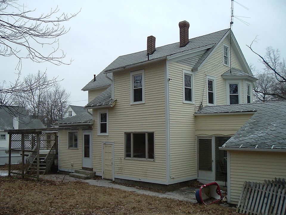 2nd image of 80 Groveland St