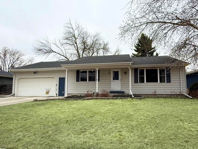 809 18th Ave NE, Aberdeen, SD, 57401