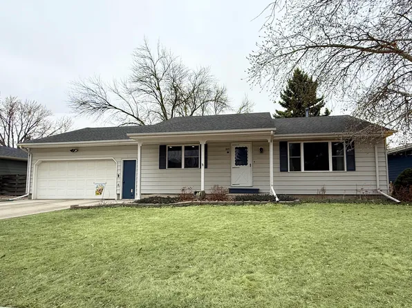 809 18th Ave NE, Aberdeen, SD 57401
