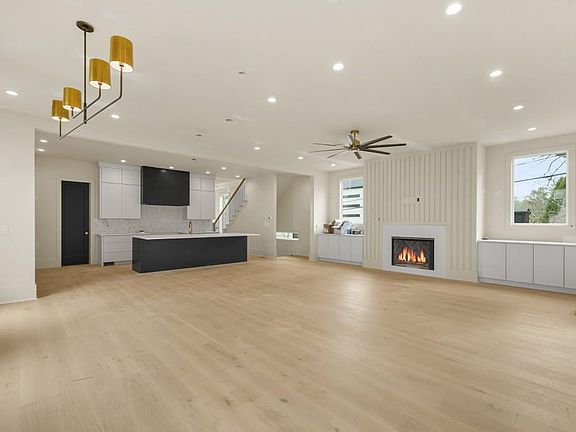 2nd image of 3214 Osborne Rd NE