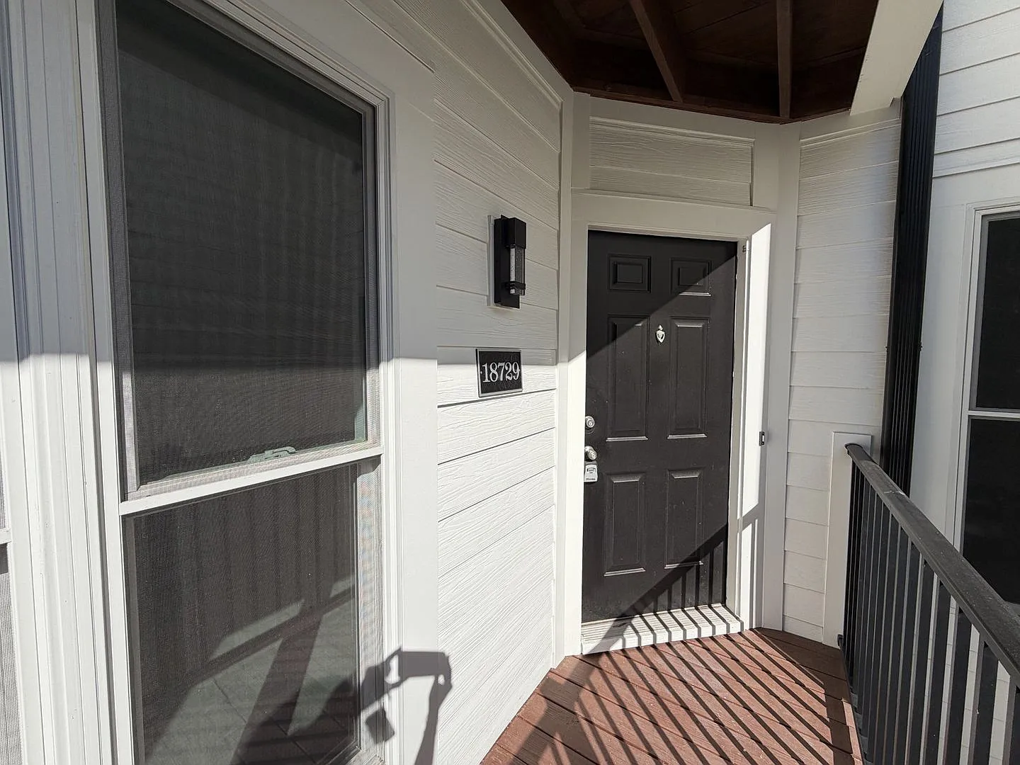 Breathtaking 2 Bed/2 Bath Condo - Second Floor - Newly Renovated - Covered Balcony - Community Am... — Photo 2