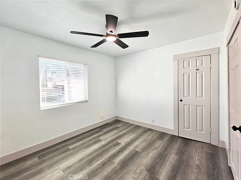 6728 S Whittier Ave — Photo 10