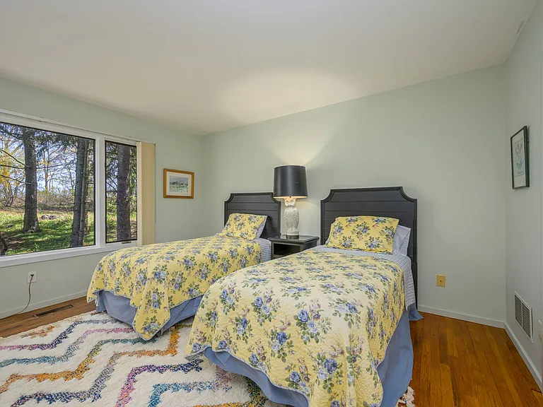 47 Spring Pond Ln — Photo 12