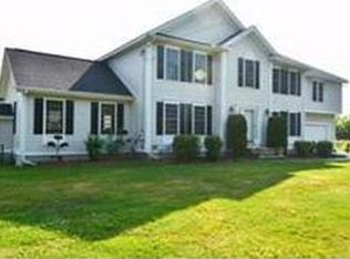 129 Old Ferry Rd, Methuen, MA 01844