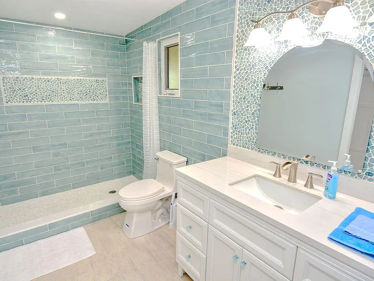 1315 NE Flora Pl — Photo 18