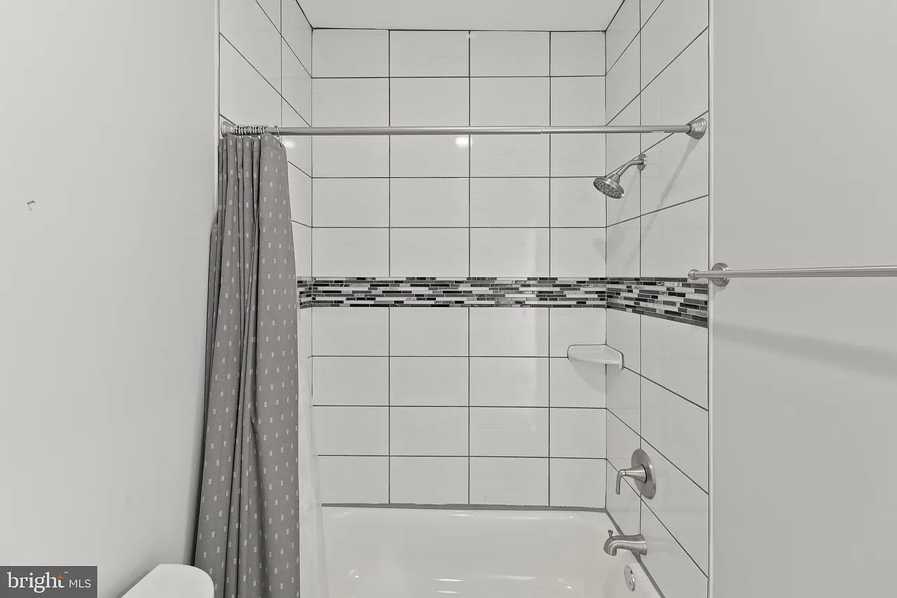 2414 Orleans St — Photo 3