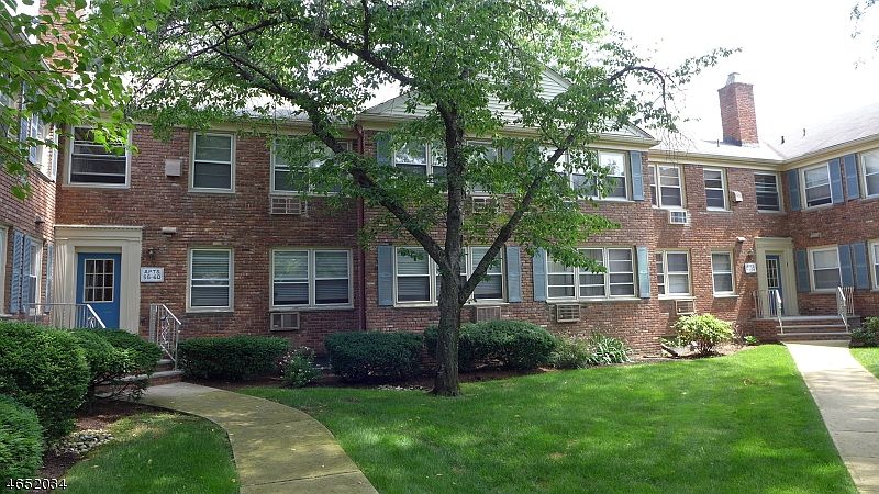 1st image of 24 Hutton Ave #59