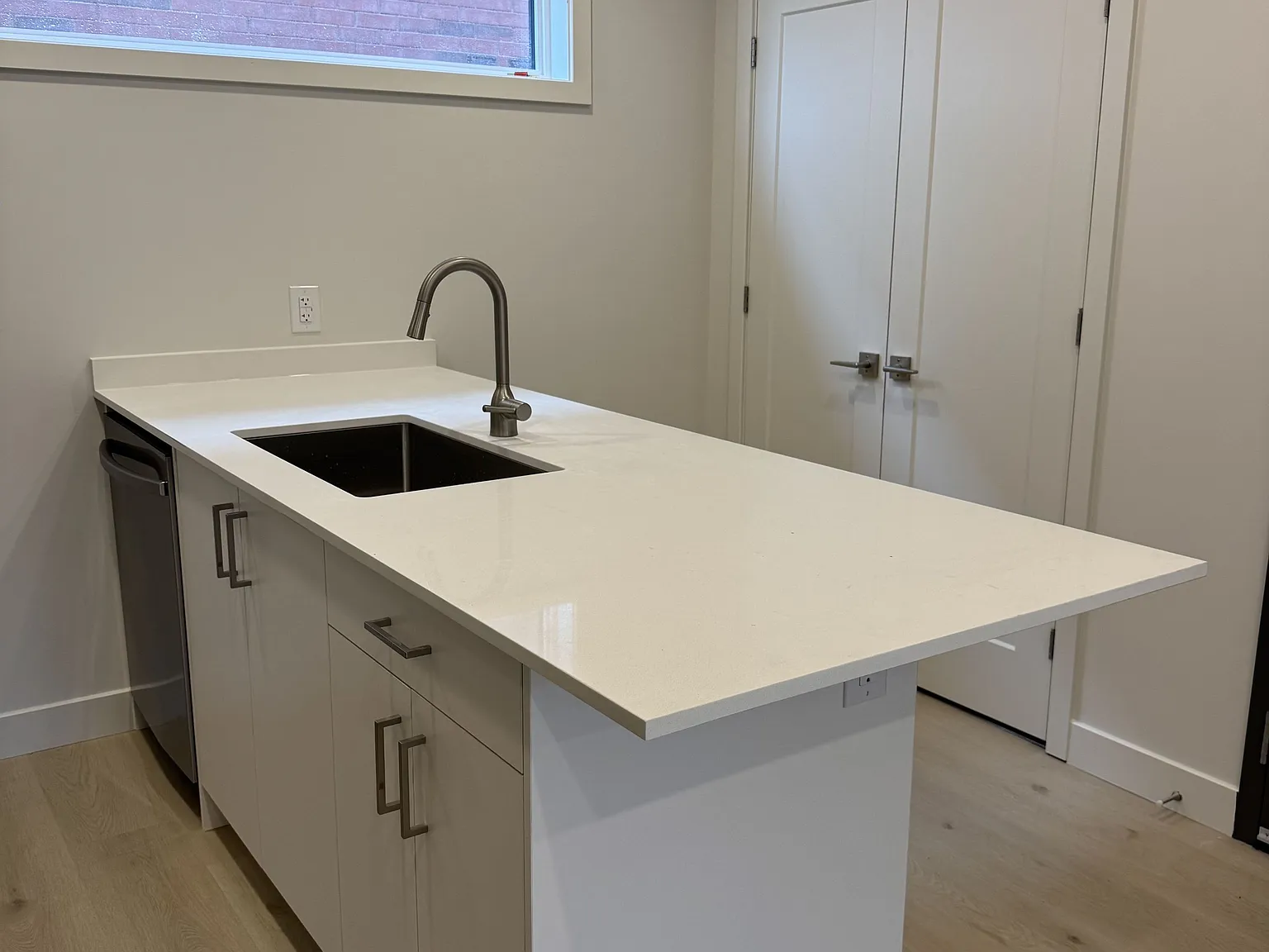 2 bed, $2,300 — Photo 3