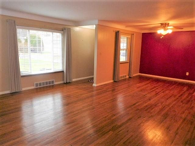 1st image of 22533 Mildred Ave