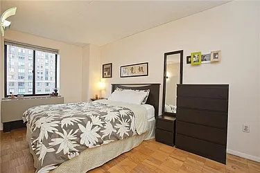 Sold by Space Marketing Shop